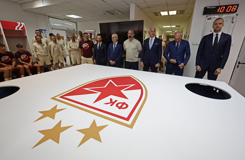Dejan Stanković i uprava FK Crvena zvezda na prozivci pred početak priprema za sezonu 2026/27