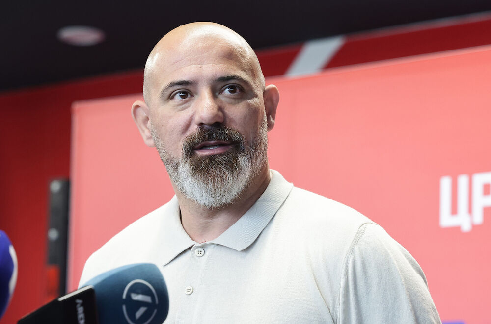 Obraćanje Dejana Stankovića na okupljanju fudbalera Crvene zvezde pred novu sezonu 2026/27