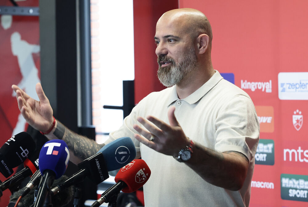 Obraćanje Dejana Stankovića na okupljanju fudbalera Crvene zvezde pred novu sezonu 2026/27