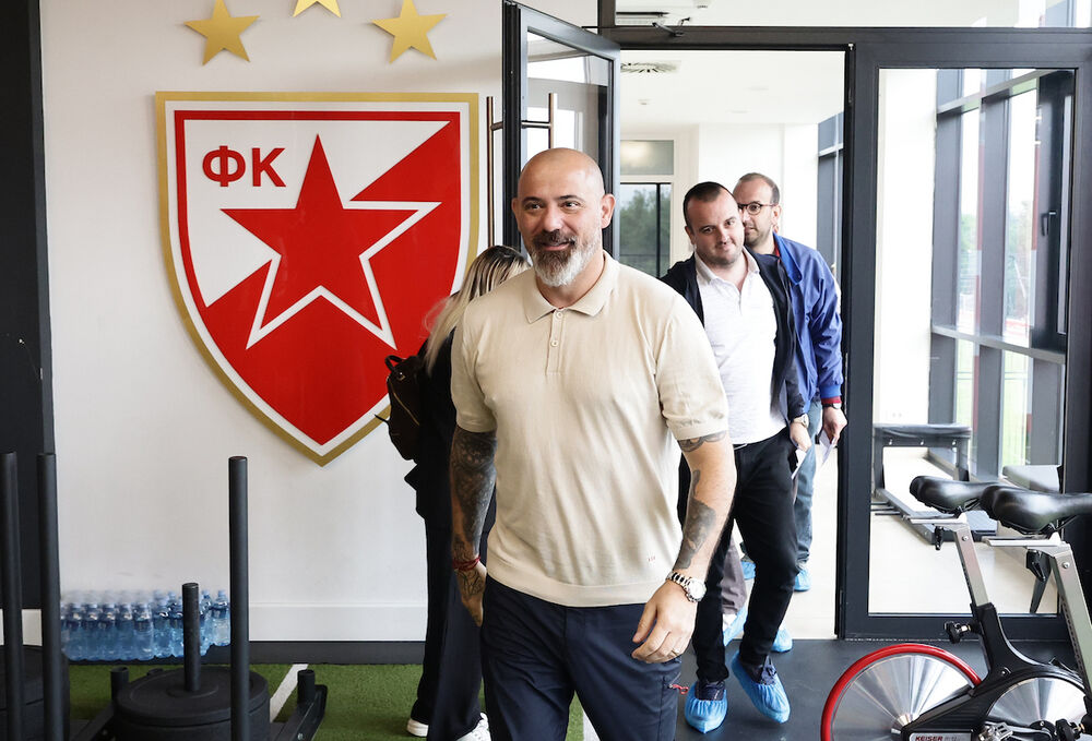 Obraćanje Dejana Stankovića na okupljanju fudbalera Crvene zvezde pred novu sezonu 2026/27