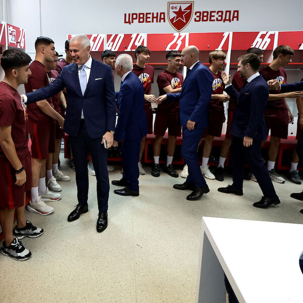 ZVEZDA ZAVRŠILA SA POJAČANJIMA? Od ovoga zavisi da li će biti bombe u avgustu! Sada se okreće izlaznim transferima