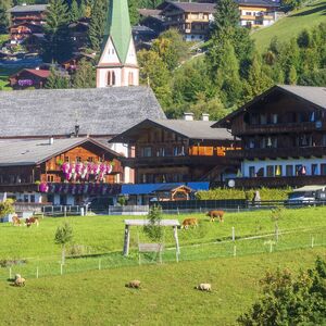 U jednom od najlepših sela ne postoje moderne kuće: Sve izgledaju kao da su stare 100 godina, a evo i zašto