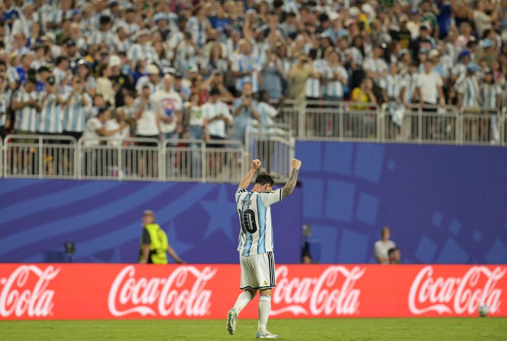 Istorijski het-trik Mesija: Leo stigao Klosea, Argentina razbila Alžir!