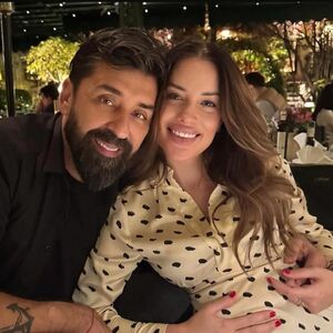 "MAMA TE NAUČILA DA OTIMAŠ TUĐE MUŽEVE I OCA DETETU" Drvlje i kamenje po Amidžićevoj ženi, a ni ona ne ostaje dužna