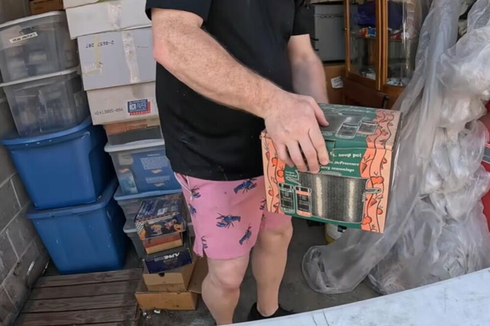 Kupio magacin na aukciji za baš male pare: Unutra pronašao robu vrednu 65.000 evra, čim je ovo ugledao - sledio se!