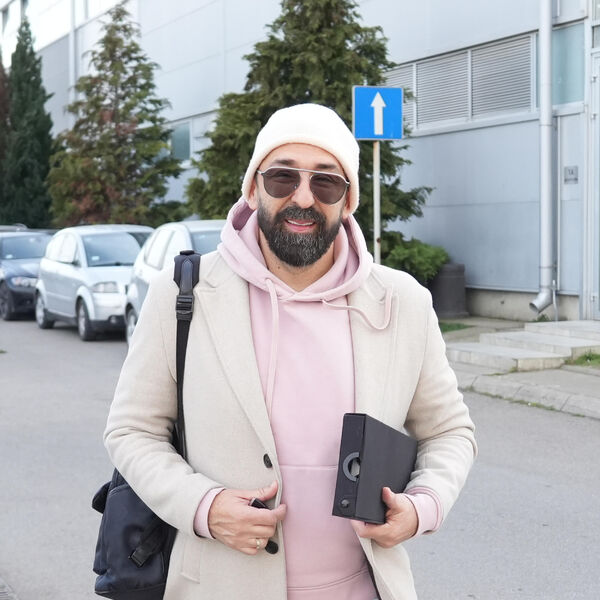 BLAGO OGNJENU KAD PORED SEBE IMA OVO BLAGO: Žena mu priredila romantično iznenađenje, lepši prizor niste videli