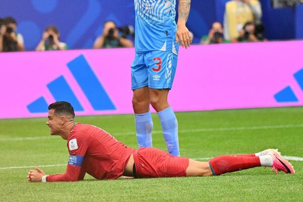 Selektor Portugala brani svoju odluku i Ronalda: Nema smisla menjati najboljeg strelca kada su vam potrebni golovi!