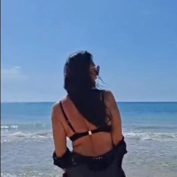 FOLKERKA SE RASPIŠTOLJILA NA PLAŽI, PA KRENULA DA IZAZIVA MUŠKI POL! Zbog Nelinog snimka GORI SVE - SKLONITE ŽENE