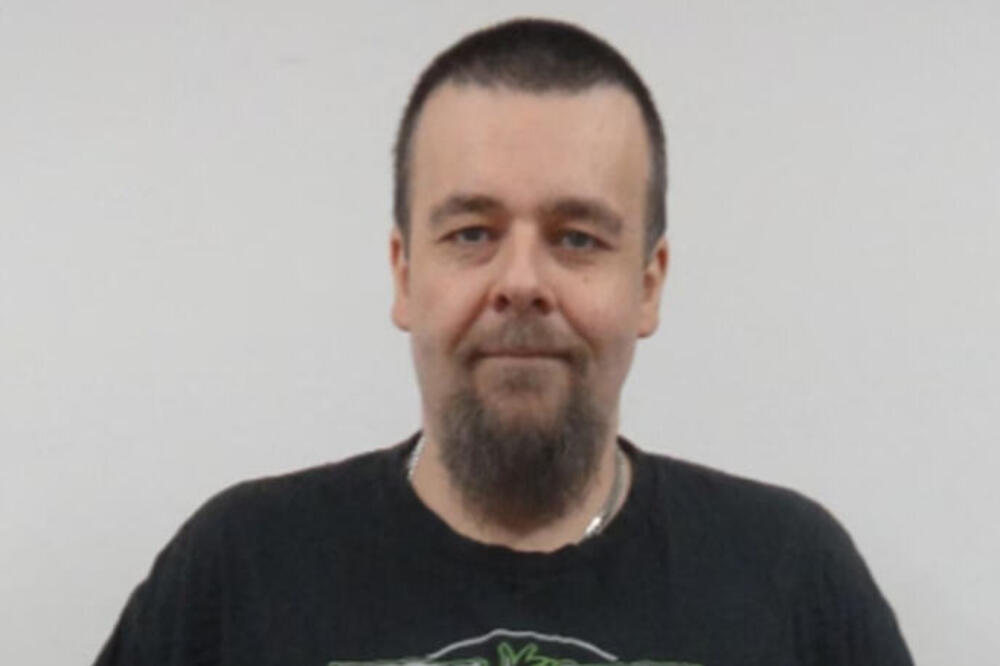 AKO VIDITE OVOG ČOVEKA, NE PRIBLIŽAVAJTE MU SE! Osuđeni ubica pobegao tokom izleta sa pratnjom, policija na nogama!