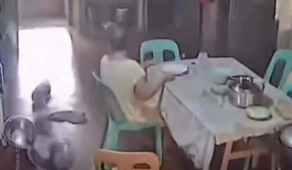 Ćerke bežale od zemljotresa, pa OSTAVILE NEPOKRETNU MAJKU! Svet nem zbog prizora, POTEZ IZAZVAO PODELJENJE REAKCIJE