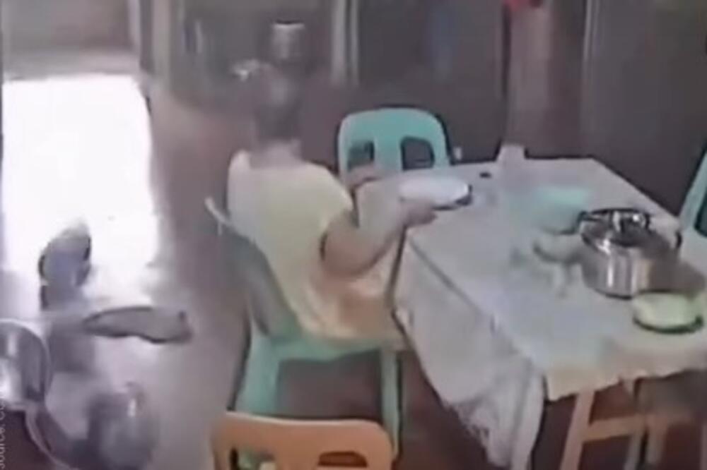 Ćerke bežale od zemljotresa, pa OSTAVILE NEPOKRETNU MAJKU! Svet nem zbog prizora, POTEZ IZAZVAO PODELJENJE REAKCIJE