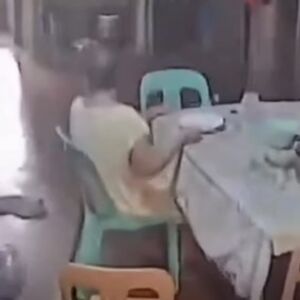 Ćerke bežale od zemljotresa, pa OSTAVILE NEPOKRETNU MAJKU! Svet nem zbog prizora, POTEZ IZAZVAO PODELJENJE REAKCIJE