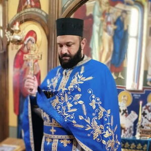 "Ako kadite na ovaj način, zapravo radite magijski obred": Sveštenik Bojan upozorio na GREŠKU koju Srbi rade!