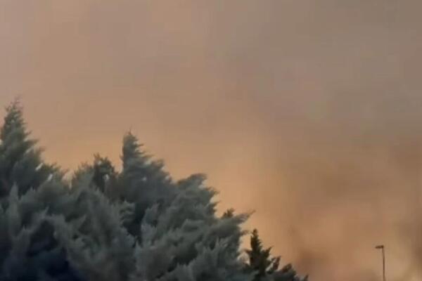 Stravičan požar buknuo na deponiji, otrovan dim guta grad! Izdata stroga pravila za sve ljude u Mostaru (VIDEO)