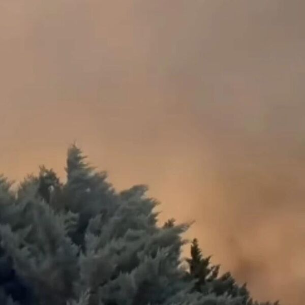 NAREĐENA HITNA EVAKUACIJA ZBOG NOVOG POŽARA U MOSTARU! Vatrena stihija guta sve pred sobom, ljudi beže iz domova!