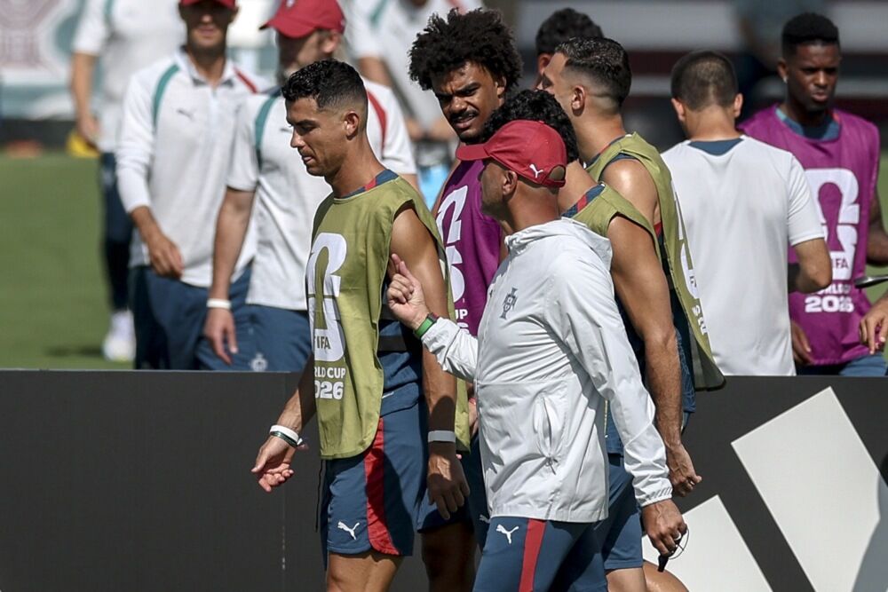 Kristijano Ronaldo i Roberto Martinez na treningu Portugala