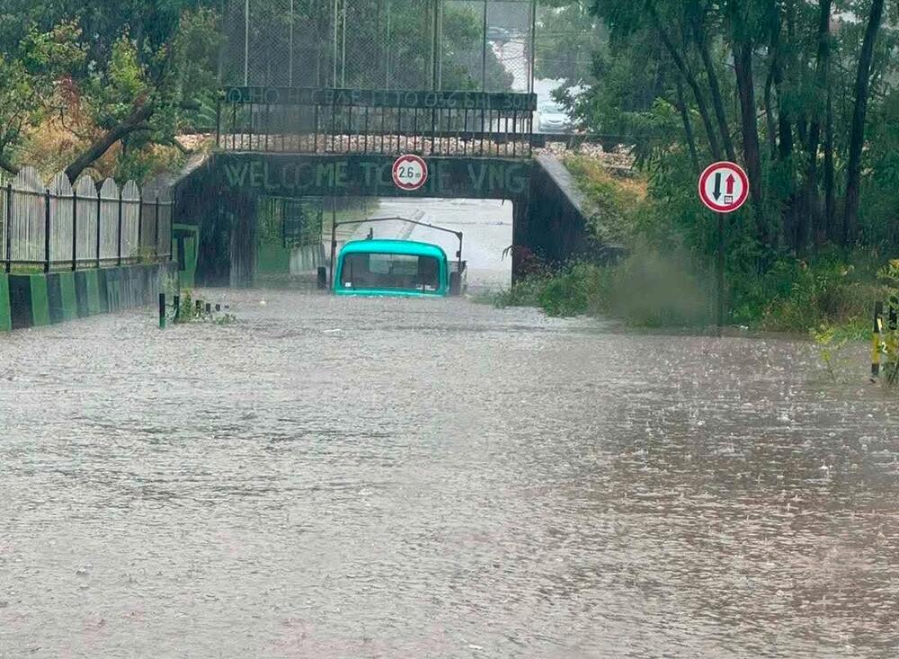 Poplava napravila haos u ovom srpskom gradu: Čovek ostao zarobljen ispod nadvožnjaka