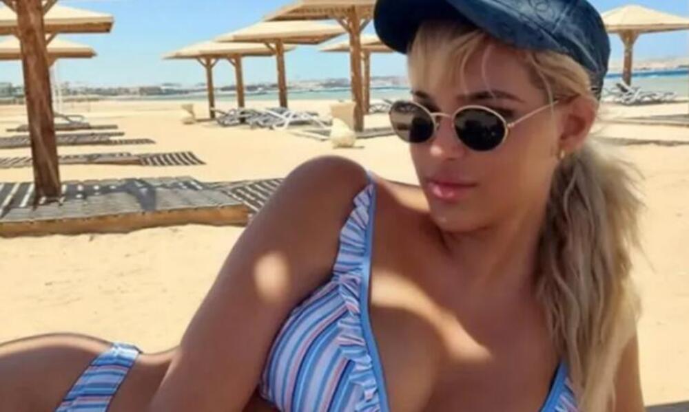 SRBI LUDE ZA MLAĐOM VERZIJOM PAMELE ANDERSON! Čista je DESETKA u 2 stvari - a ŠOKIRAĆETE se kad joj vidite MAJKU
