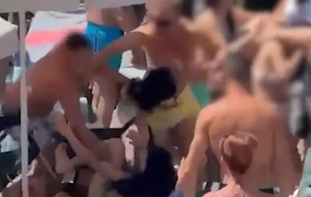 KRV I PESNICE SEVALE NA SVE STRANE: U masovnoj tuči pretučena DEVOJČICA, slomili joj nos, sve zbog OVOGA (VIDEO)