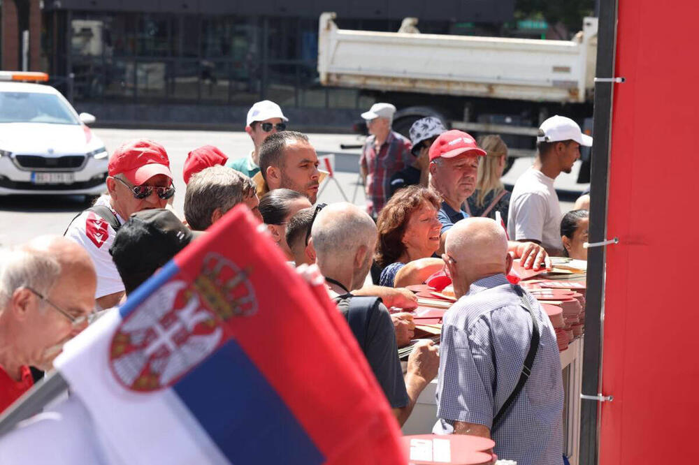 Skup "Srbija jedna porodica": Građane ispred Skupštine očekuju koncerti, roboti i obraćanje Vučića
