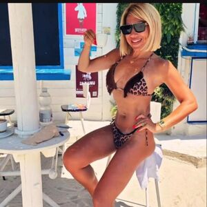 JOVANA JEREMIĆ GOLA OTIŠLA DA PIJE KAFU, A LOKALCI JOJ GOVORE OVO! Šok iz Italije- "VOLE JAKE I BUČNE ŽENE PA MI.."