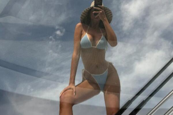 (FOTO) GOLA NA JAHTI! Skinula se ćerka Željka Šašića: Vreli kadrovi u MIKRO BIKINIJU oduzimaju dah! GORI HRVATSKA!