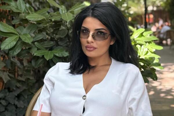 JASNO JE ŠTO CEO GRAD BRUJI O NJOJ: Milena BACILA ŽIŠKU VRUĆOM FOTKOM u bezobrazno kratkom šortsu, alal joj vera