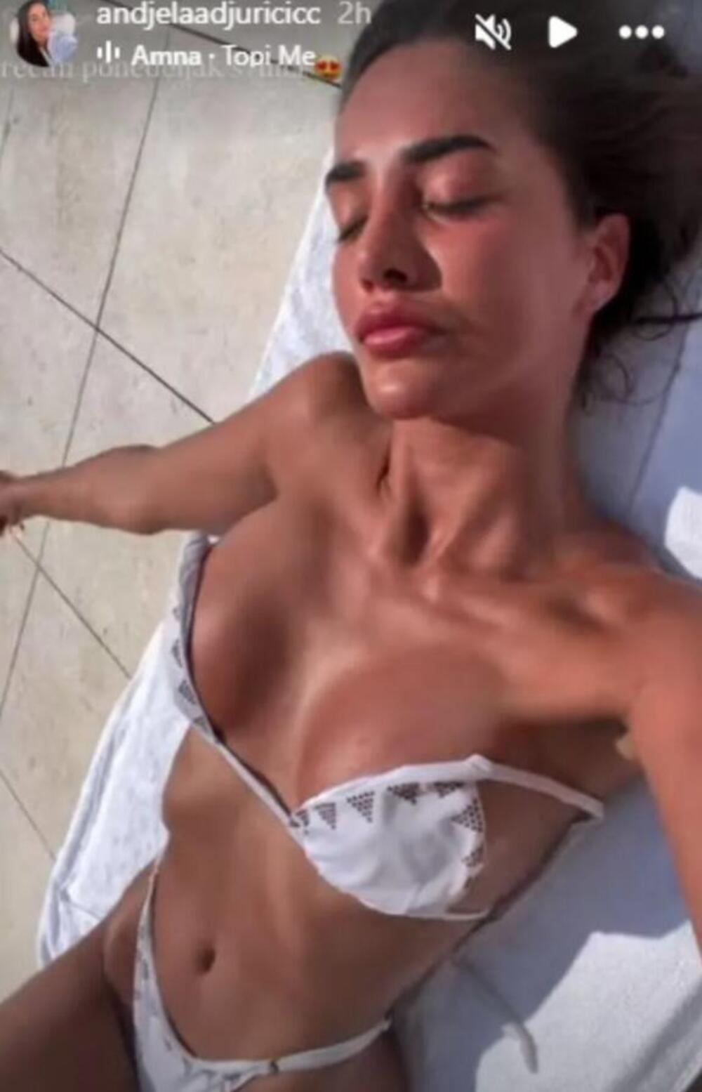OTIŠLA KOD HRVATA, PA ODVEZALA GORNJI DEO KUPAĆEG! SIlikoni iskočili na SUNCE, snimala ih iz SVIH UGLOVA