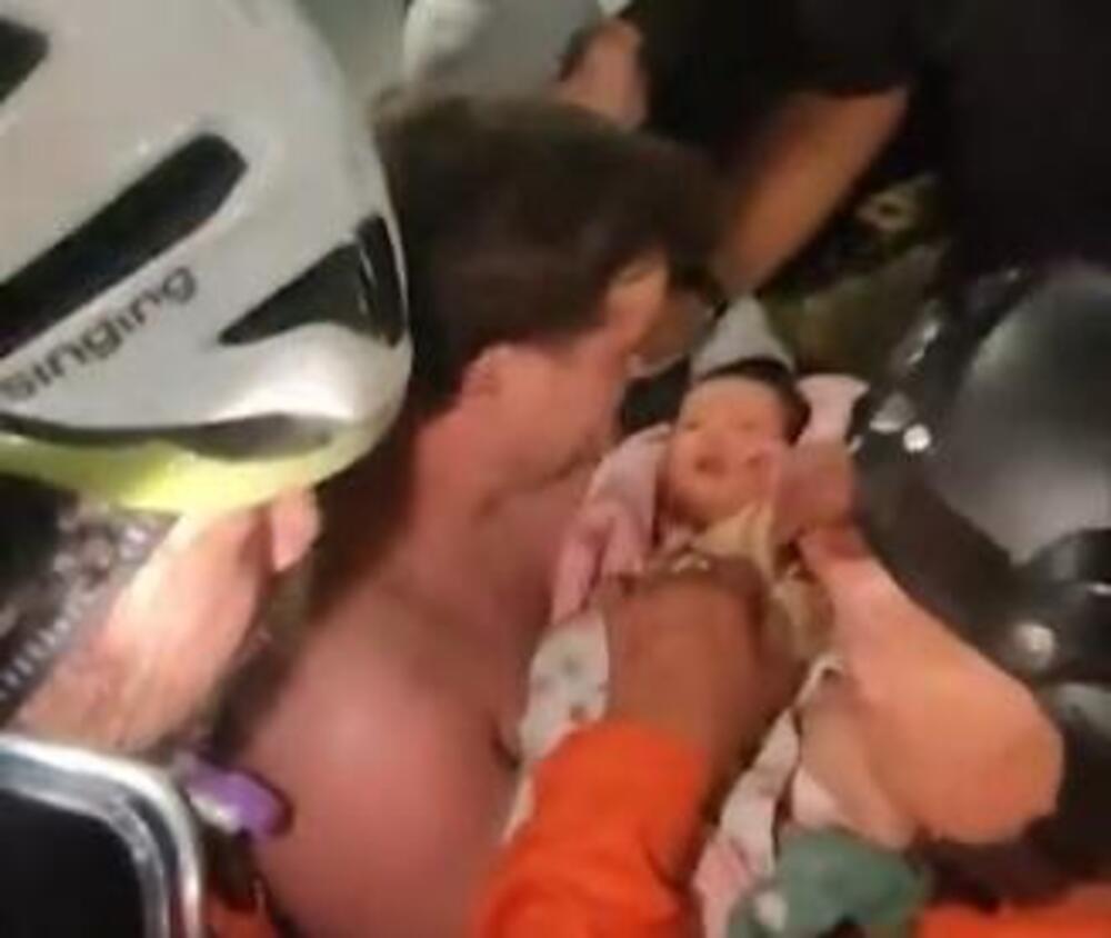 "NE ZNAM KAKO NISAM..." Dajana sa NOVOROĐENOM BEBOM izvučena iz ruševina u Venecueli - "DOK JE ON ŽIV..." (VIDEO)
