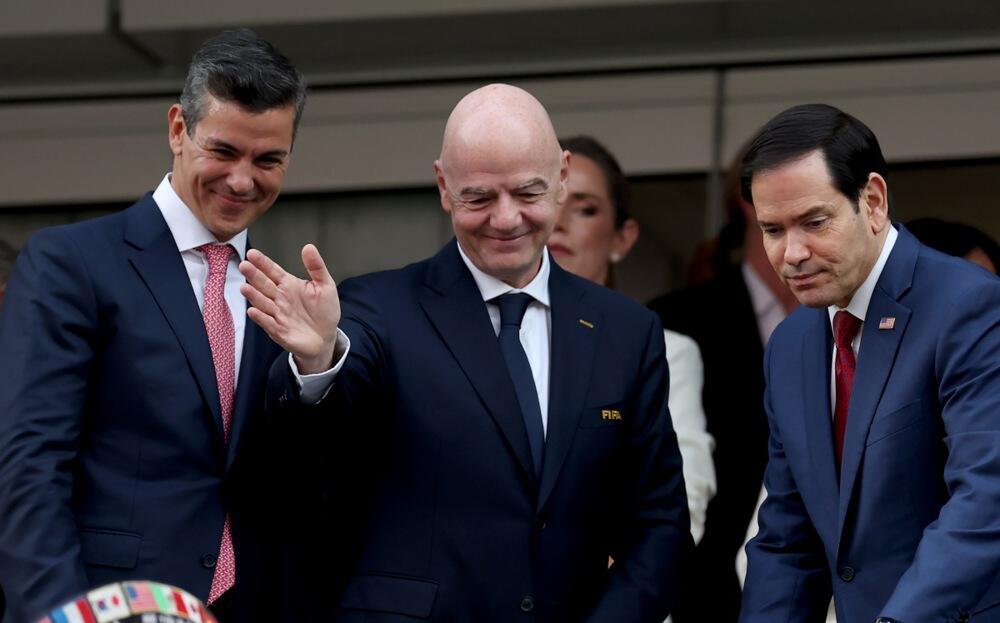 "PARAGVAJ NIKADA NE ODUSTAJE!" Predsednik države proglasio državni praznik zbog rušenja Nemaca! (Foto)