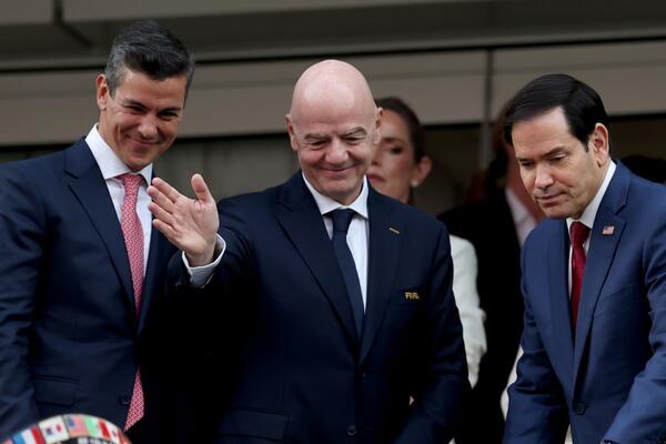 "PARAGVAJ NIKADA NE ODUSTAJE!" Predsednik države proglasio državni praznik zbog rušenja Nemaca! (Foto)