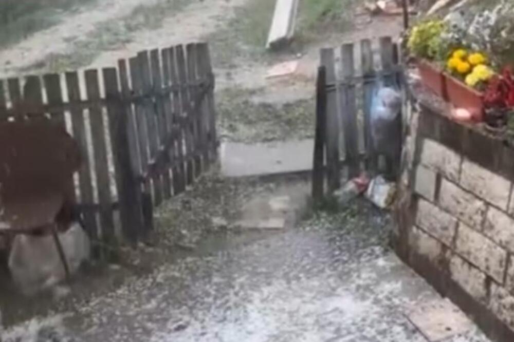 (FOTO/VIDEO) VREMENSKA APOKALIPSA! U ovom gradu su izmerena 52 STEPENA: A malo severnije GRAD TUČE KAO LUD!