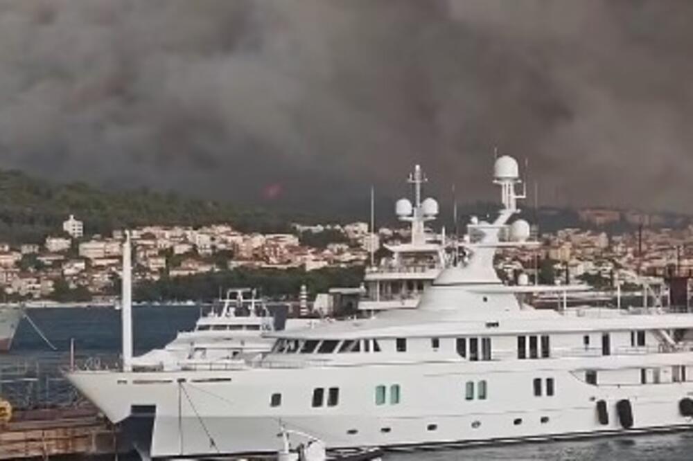 Ogroman požar zahvatio ostrvo u Hrvatskoj: Vatra buknula nakon snažnog nevremena, ide pravo ka kućama! (VIDEO)