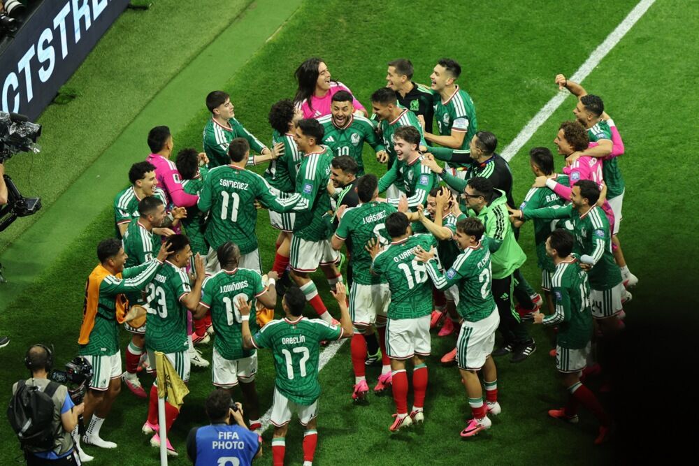 Slavlje fudbalera Meksika posle pobede nad Ekvadorom i plasmana u osminu finala Svetskog prvenstva 2026. godine