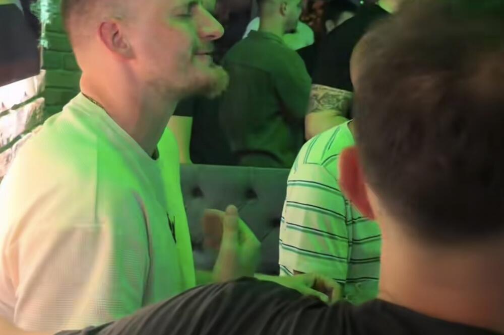JOKIĆ KAPITEN IZVEO KOŠARKAŠE SRBIJE U KAFANU: Jedna pesma je posebno pogodila najboljeg na svetu (Video)