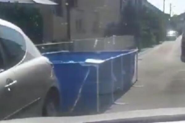 MA DA LI JE OVO MOGUĆE?! Hrvatica prešla igricu, POSTAVILA BAZEN NA ULICU JER U DVORIŠTU NIJE BILO MESTA (VIDEO)