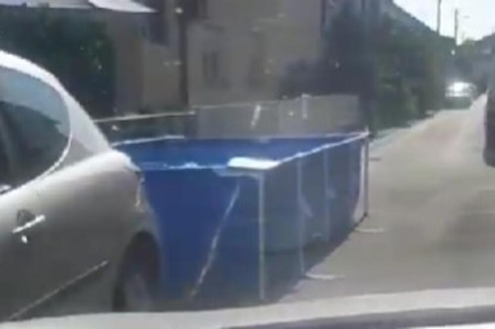 MA DA LI JE OVO MOGUĆE?! Hrvatica prešla igricu, POSTAVILA BAZEN NA ULICU JER U DVORIŠTU NIJE BILO MESTA (VIDEO)