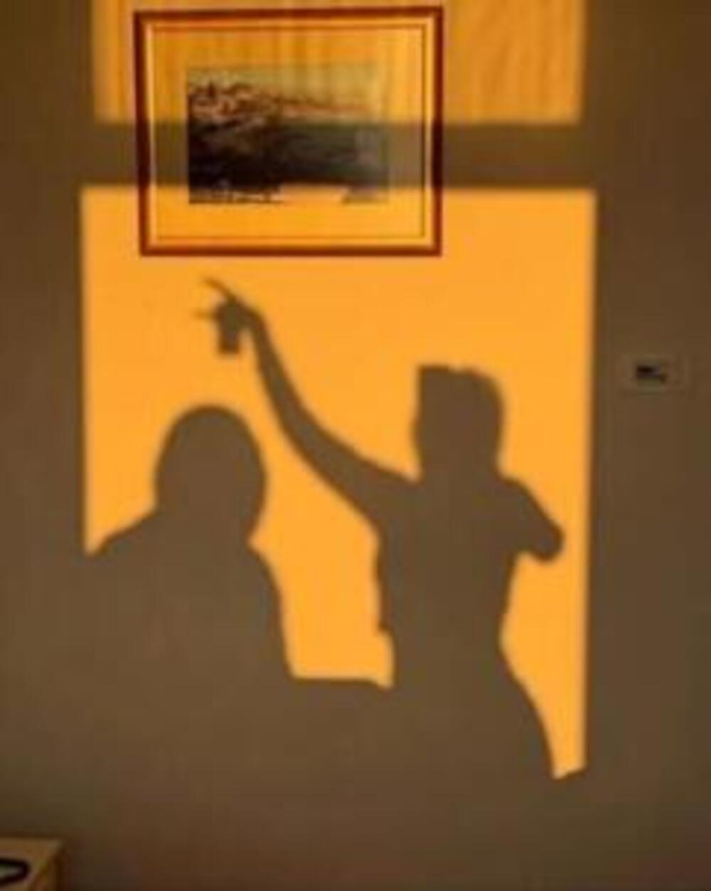 NEMAJU KOČNICU Jelisaveta i Pavle u NALETU STRASTI tamo gde je FOTOGRAFISANJE ZABRANJENO! Drugi gledali dok su se..