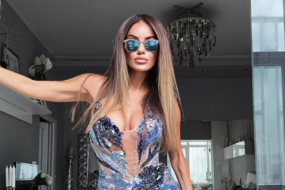 SA 46 JE NAJJAČA BEOGRADSKA RIBA: Minijaturna haljina JEDVA PREKRILA INTIMU, žene bi dale bubreg da izgledaju ovako