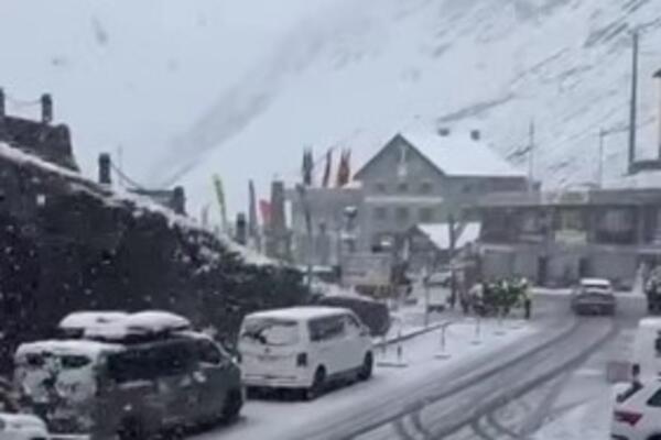 Jul mesec, a sneg pada kao da je decembar: Šokantan prizor iz Evrope sve zatekao, ZIMA USRED LETA! (VIDEO)