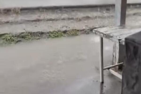 Potop u ovom srpskom gradu: Nebo kao da se odjednom otvorilo (VIDEO)