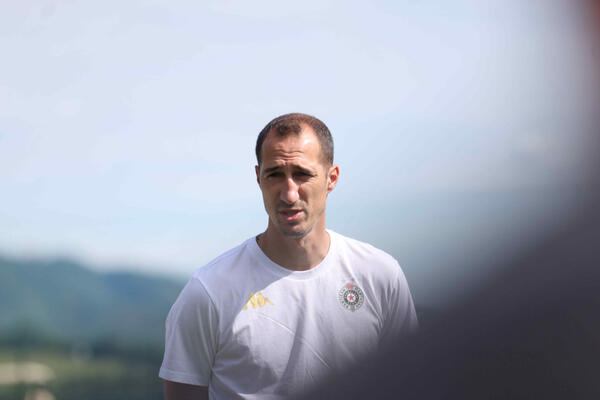 PARTIZAN DOGOVORIO NAPADAČA! Sportski direktor potvrdio novo pojačanje crno-belih (Foto)