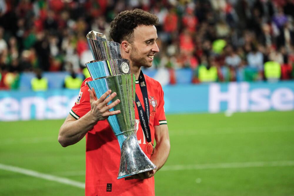 DAN KADA JE OTIŠAO DIOGO ŽOTA... Portugal, Liverpul i ceo svet zauvek će pamtiti velikana... (Video/Foto)
