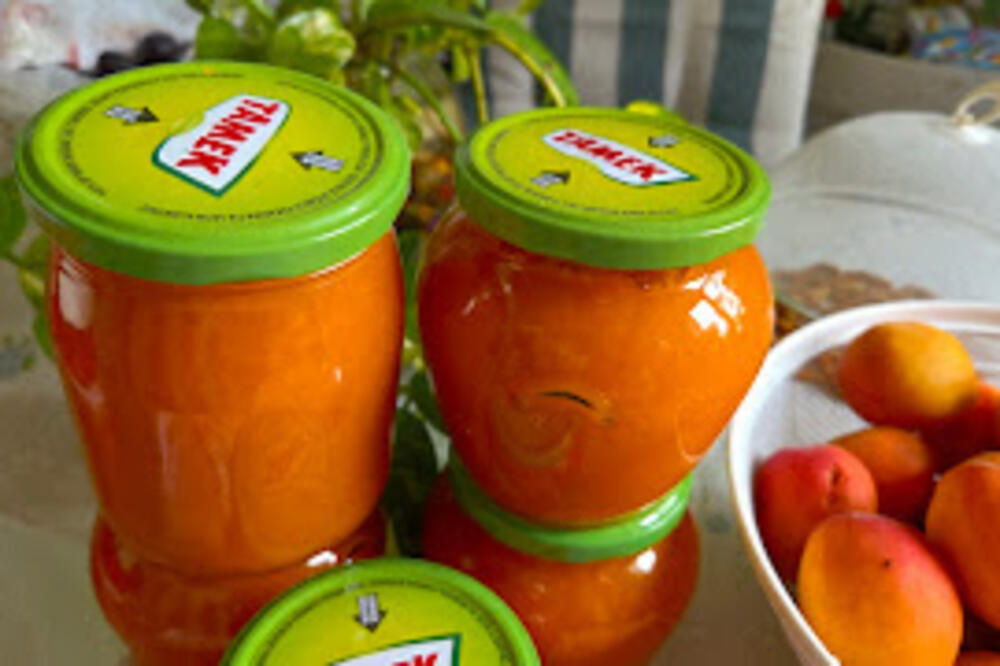 Brzi džem od kajsija za samo 20 minuta bez dugog kuvanja: Baka otkrila majstorski recept, zaboravite na one kupovne