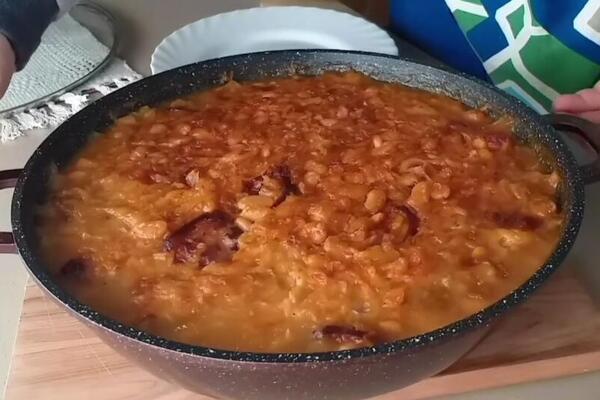 Recept za najfiniji pasulj iz rerne sa kiselim kupusom: Specijalitet koji će vam razbiti monotoniju