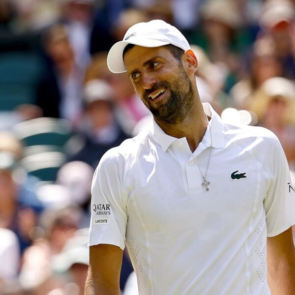 NAJVIŠE POBEDA U ISTORIJI VIMBLDONA! Novak Đoković se izjednačio sa Rodžerom Federerom (Video/Foto)