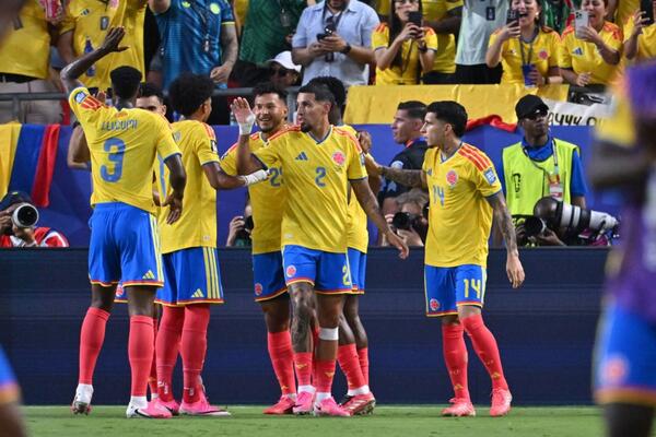 KOLUMBIJA MOŽE DALEKO! Kanzas kao Bogota, Arijas srušio Ganu (Video)