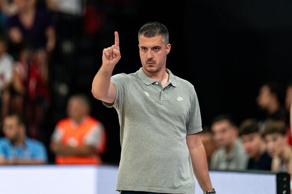 Stevan Mijović najbolji trener kadetskog Svetskog prvenstva (Foto)