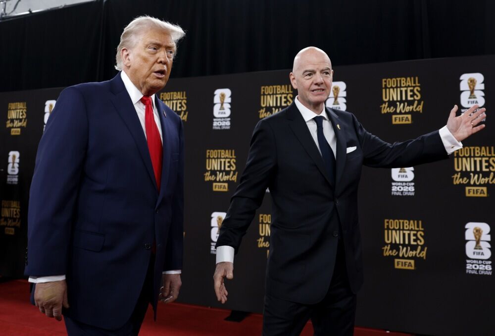 Donald Tramp i Đani Infantino