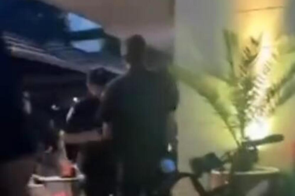 ISPLIVAO SNIMAK HAPŠENJA RIJALITI UČESNICE! Pogrdno vređala pa POVREDILA policajku! Vrišti na sav glas "PUSTI ME"